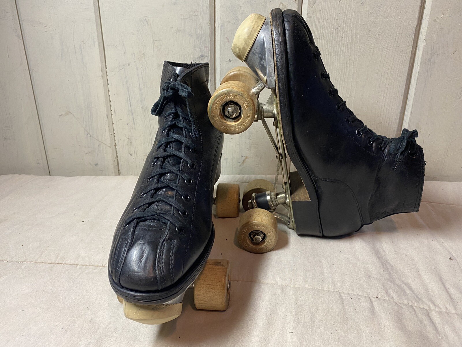 CHICAGO ROLLER SKATE size 8 Mens HYDE ATHLETIC SHOE ROLLER SKATES Wood