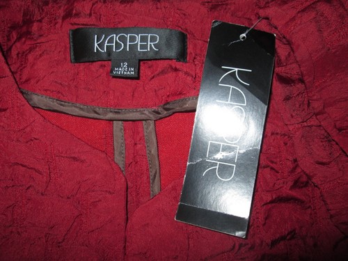 NWT KASPER Size 12 Deep Cinnabar Poly Rayon Crinkle Cropped Single Hook Jacket - Picture 6 of 6