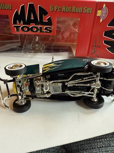 Mac Tools John Force Signature series 1932 Ford Roadster Hot Rod 1:24 Scale - Picture 11 of 15