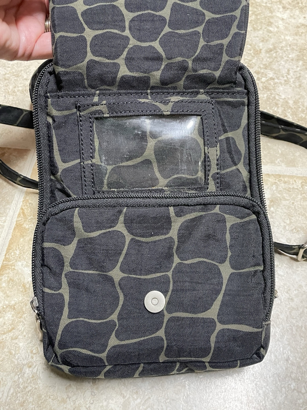 Baggallini Multi Function Crossbody Bag Organizer… - image 7