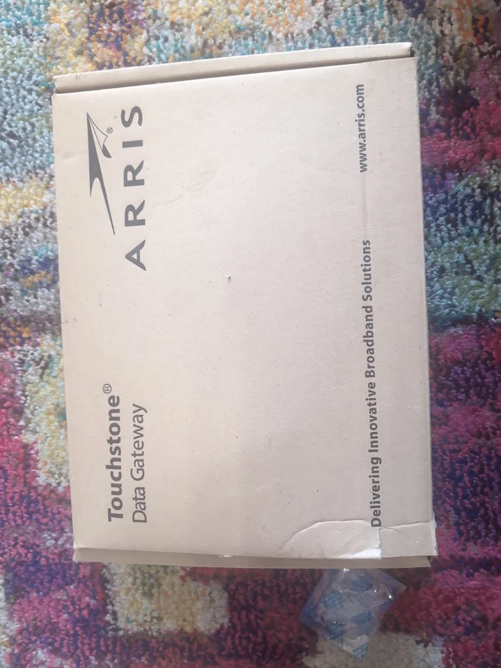 Cable módem inalámbrico Wi-Fi 802.11ac ARRIS DG3270 Docsis 3.0 con cable y cable Cat5 Foto 2 de 4