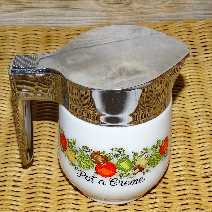 1970 Gemco Pyrex Corning Ware Corelle Spice of Life Pot a Creme Creamer Flip Top