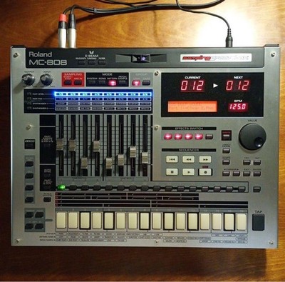 Roland MC-808 Sampling Groovebox Sampler Sequencer Tested Working