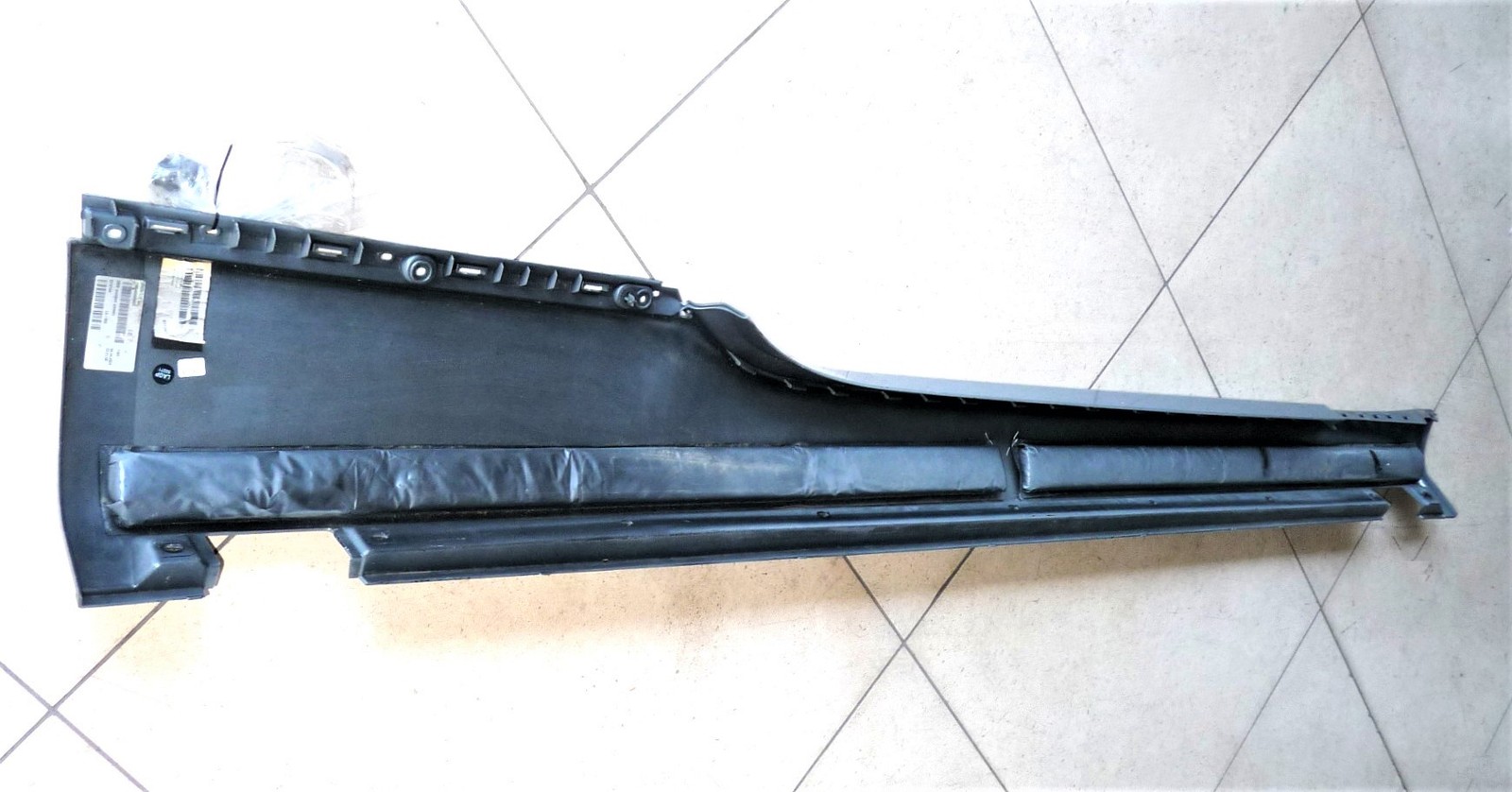 2019-2024 Bentley Continental GT Left Side Member Rocker Molding 3SD853851F OEM