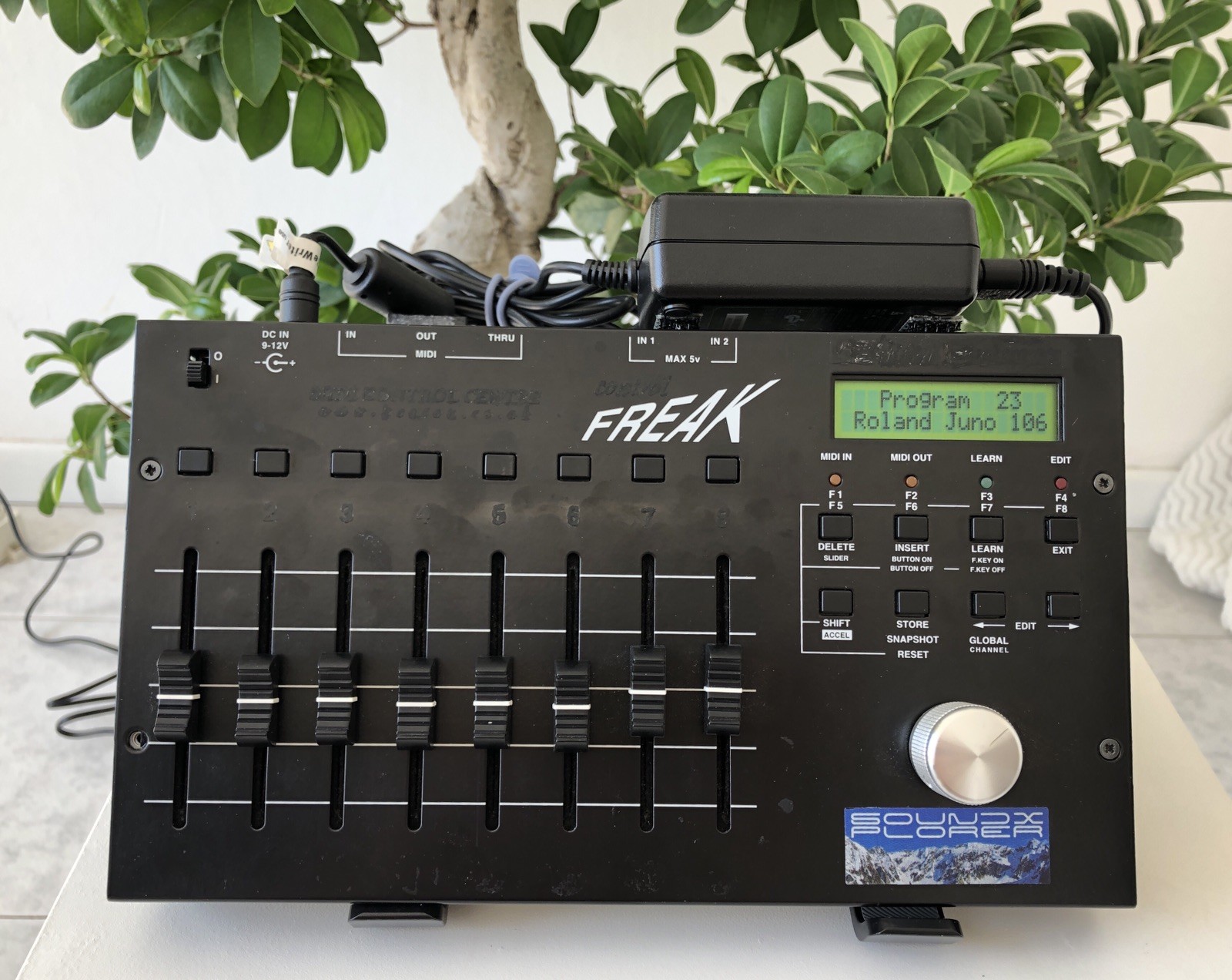 kenton control freak ( Roland MKS JV JD JX programmer )