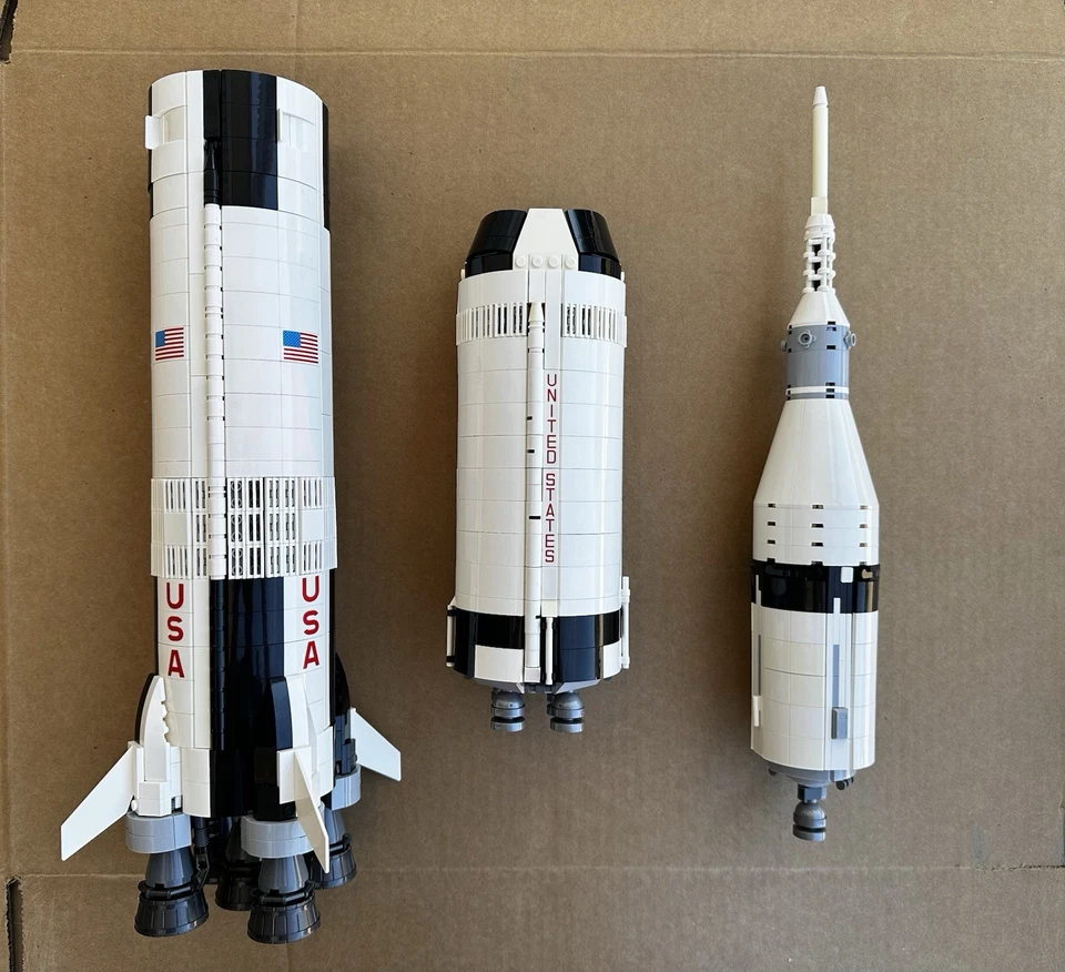 LEGO IDEAS NASA Apollo Saturn V Set #21309 #92176 Astronaut Space Shuttle Rocket - Image 2 of 4
