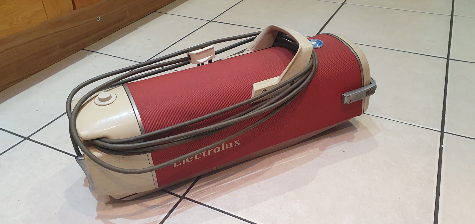 1960 Vintage Electrolux Cylinder Vacuum Cleaner. Working, in box. eBay