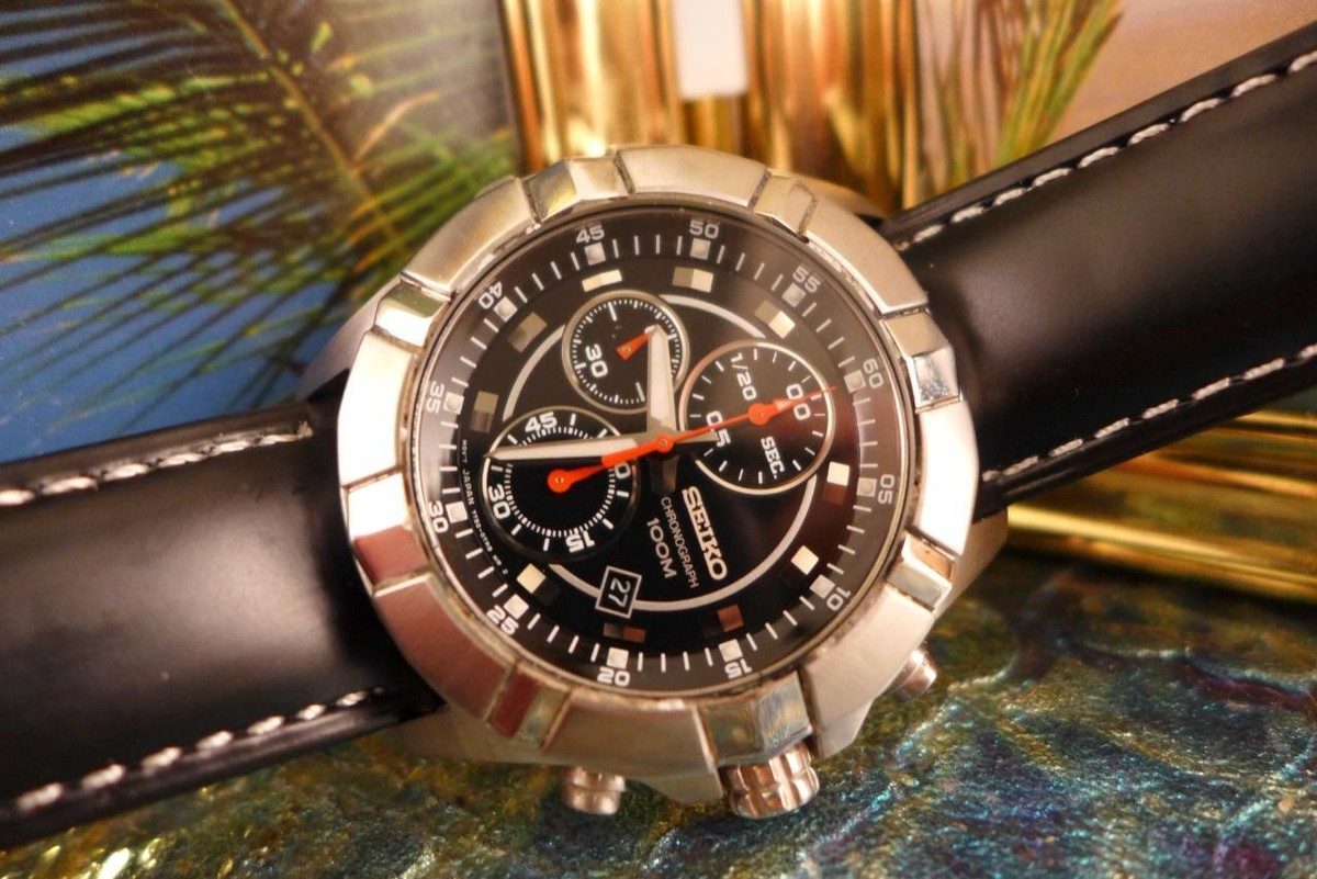 Sporty, 47mm Seiko Chronograph with date 7T92 0NJ0 serial