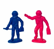Timmee plastic space toy figure Tim Mee Galaxy Laser lot astronauts blue pink Z1