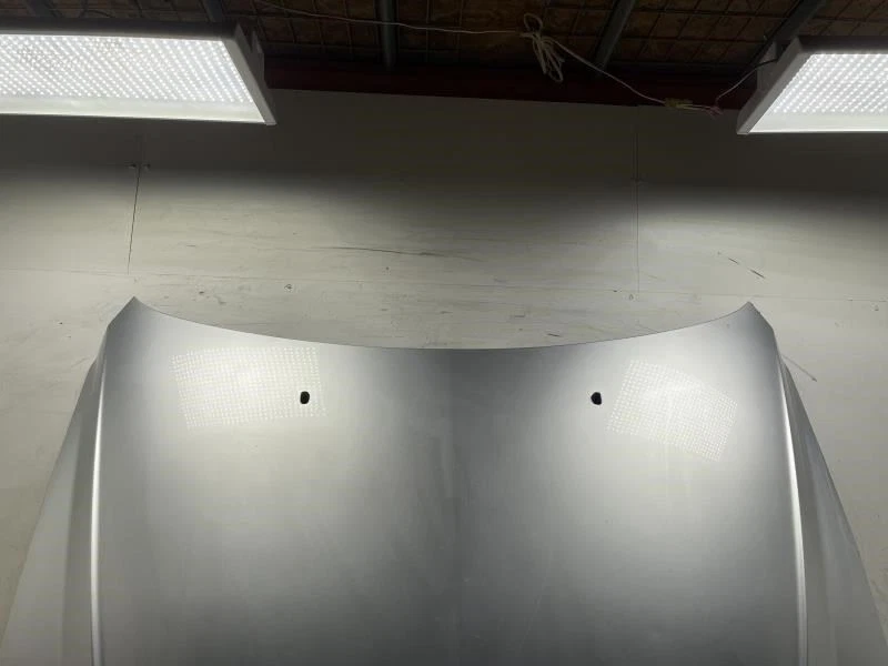 Kia Sorento LX 2006 capó OEM+ (plata transparente) Foto 2 de 4