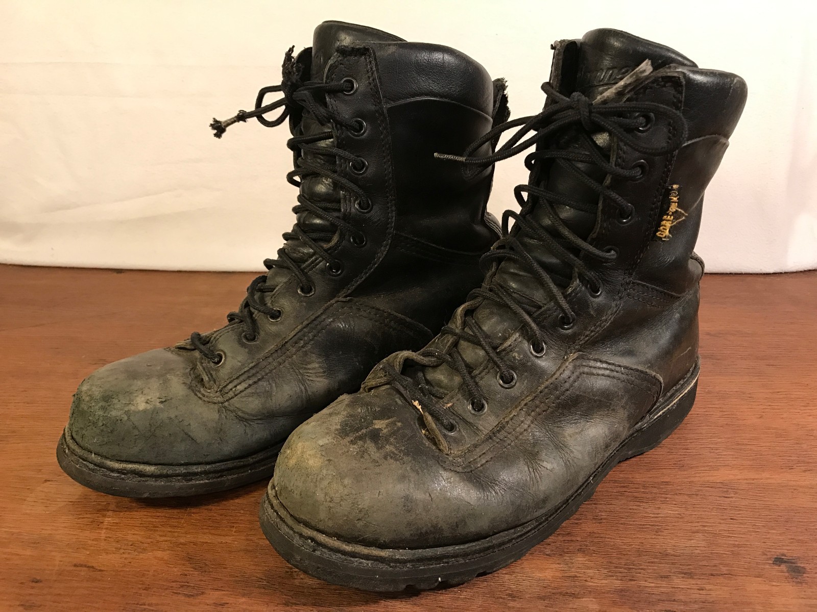 DANNER Mens Distressed Goretex Pursuit 