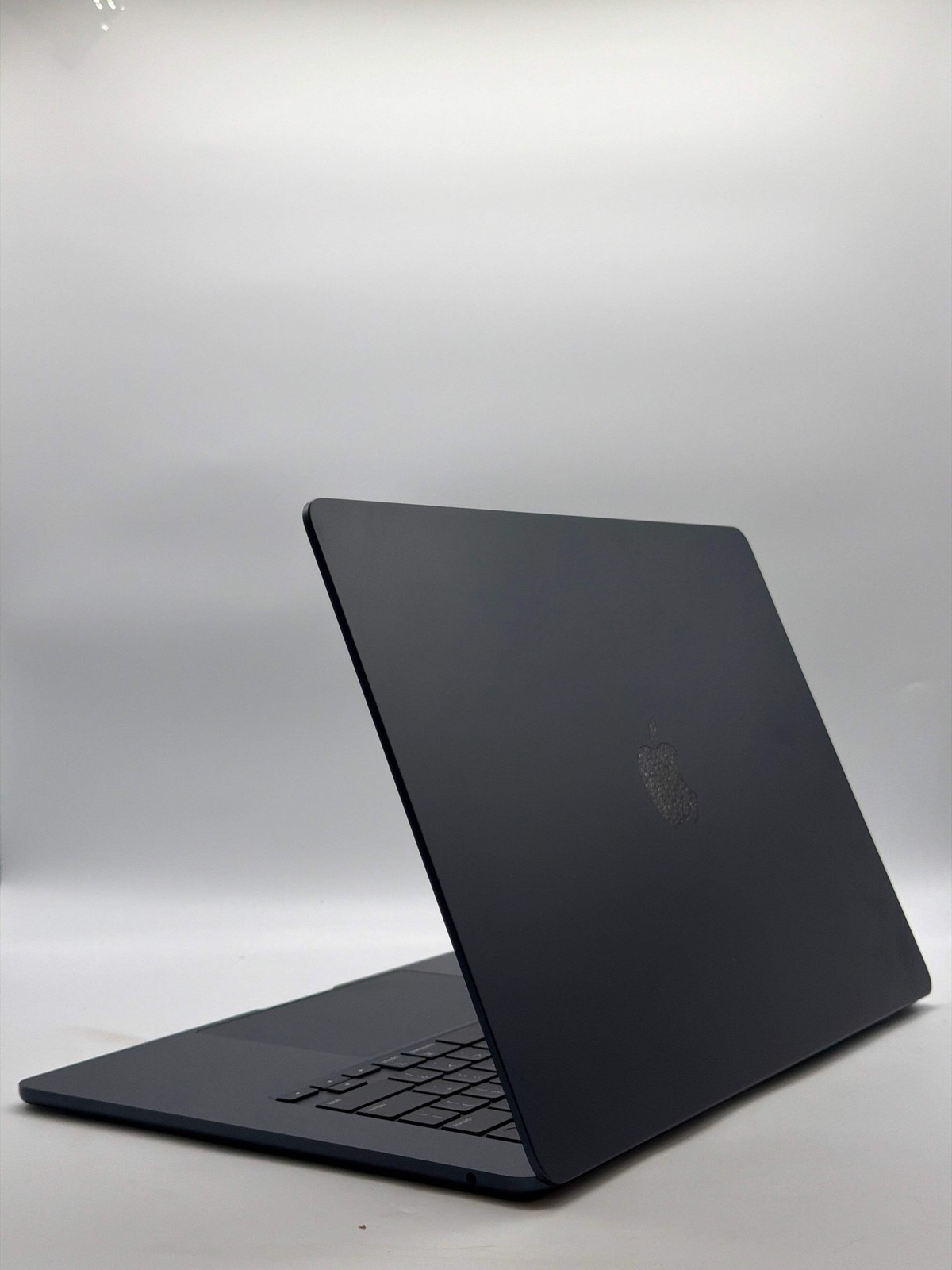 Apple MacBook Air M4 16GB RAM 256GB SSD 15" A3241 2024 Laptop Negro Usada, imagen 4
