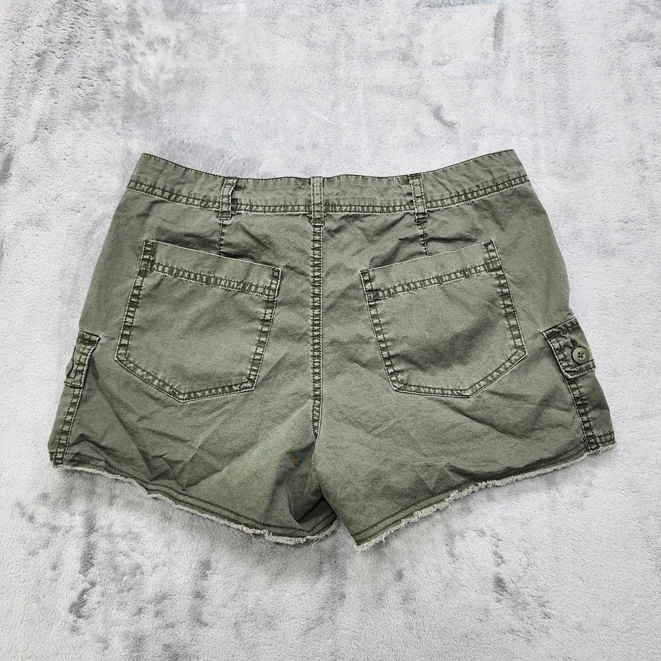 Pantalones Cortos Witty Fox Para Mujer 7/28 Verde Tiro Medio Carga Dobladillo Crudo Cortado Exterior  Foto 3 de 4