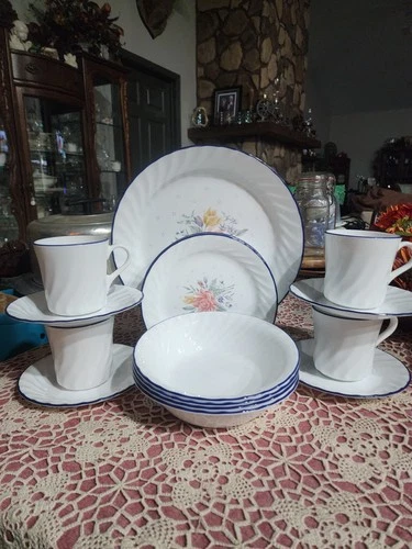 Vintage Corelle Promise Dinnerware: 20 Piece Set for 4 Guests Service for 4 USA