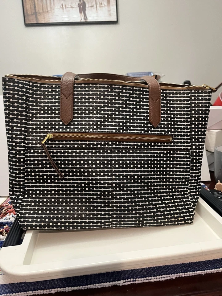 Bolso de hombro de lona recubierta Fossil con estampado negro blanco