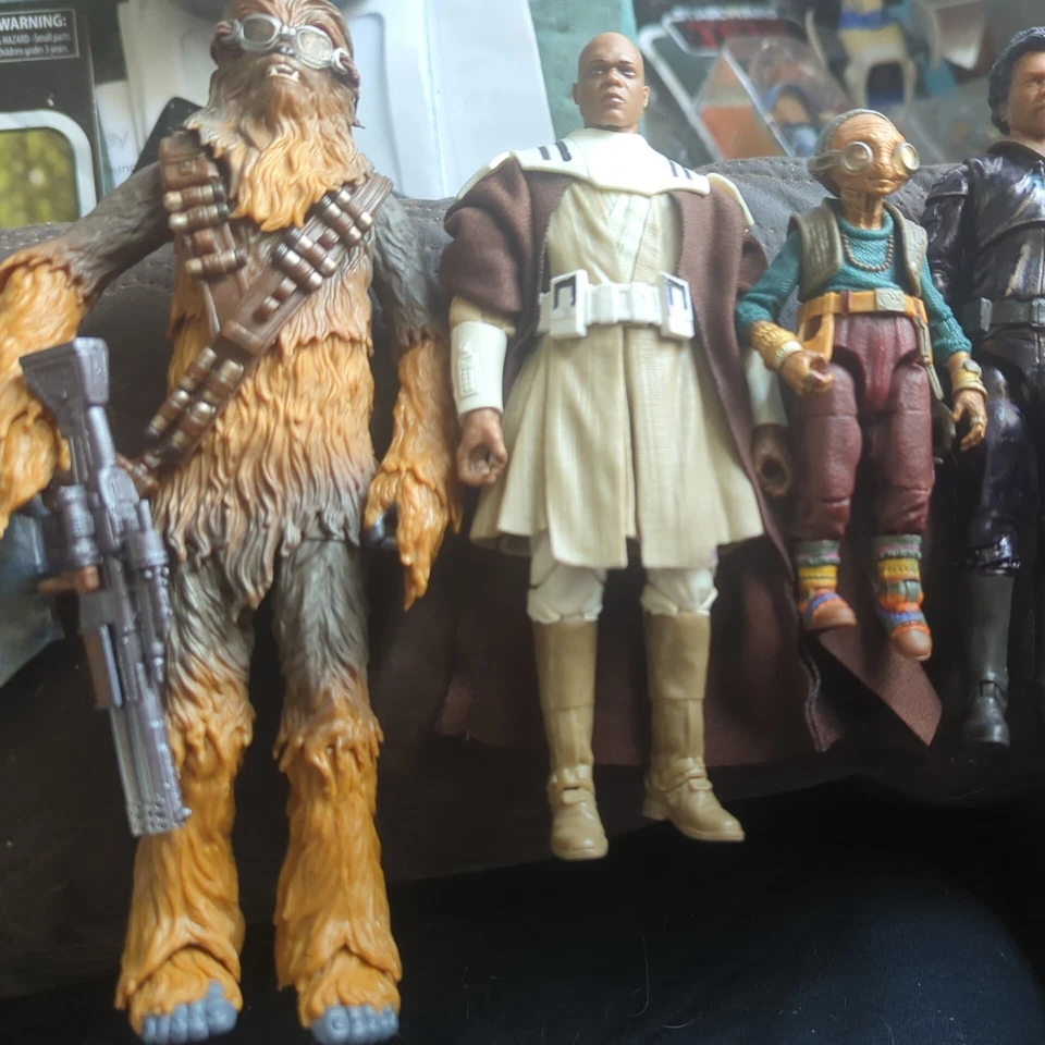 Lote de 7 bonecos. Todos bonecos de 6 pol. - Imagem 2 de 4