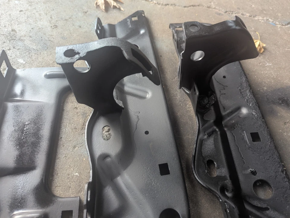 Suportes de para-choque traseiro Pontiac 1970-71 72 GTO Lemans. GM Original 400 455 5 ct. - Imagem 2 de 4