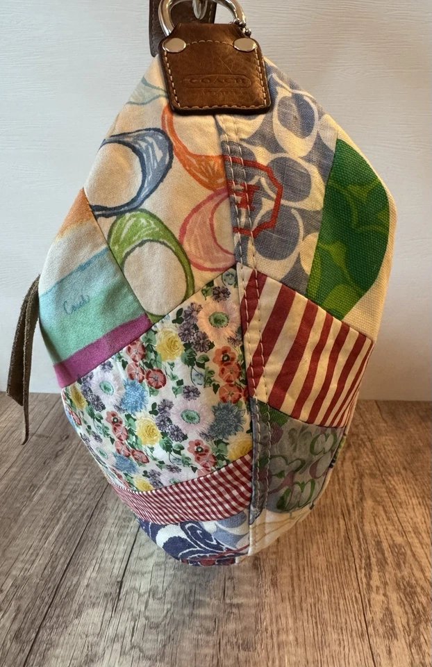 Bolso Hobo Coach Edición Limitada Patchwork Signature Multicolor L0673-10450 Y2K Foto 3 de 4