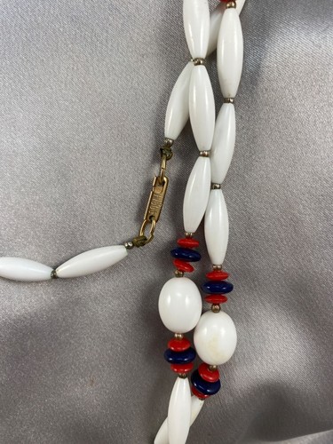 Hobe Necklace or Belt 72 inch White Bead Red Blue Gold-Tone Patent Clasp Marked - Picture 4 of 8