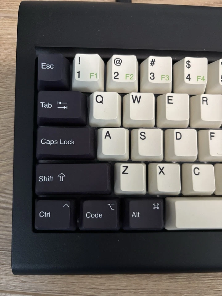 Vortex PC66 Mechanical Keyboard Cherry MX Red Switch Wired/2.4GHz/Bluetooth - Image 3 of 4