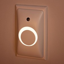 GlowGuard Childproof Outlet Covers Night Light 1-Pack Secure Tamper R...