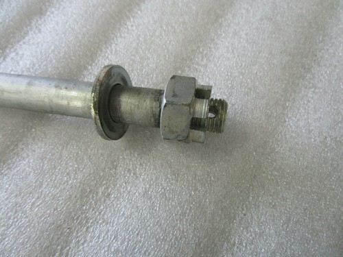 Kawasaki BN 125 A Eliminator Rear Axle Wheel Axle - Picture 4 of 4