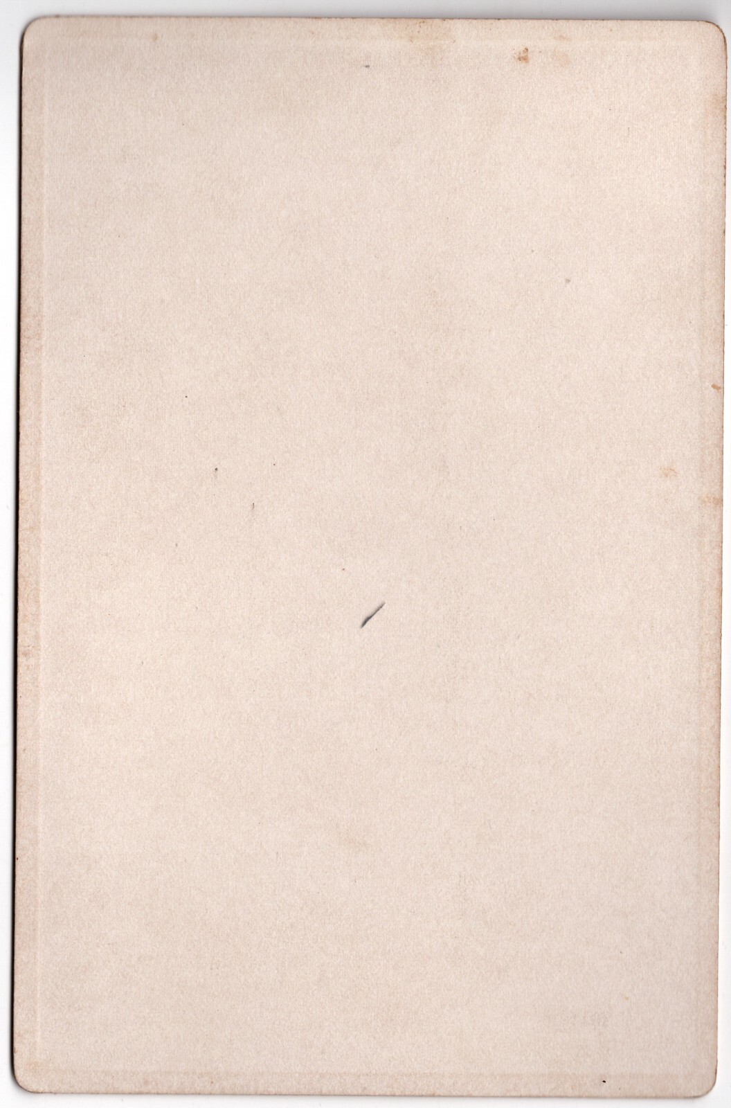 CIRCA 1890s CABINET CARD OLDER MAN IN SUIT SITTING OUTSIDE TIPPING HIS HAT — additional view