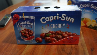 Capri-Sun Packung Kirsche mit Original Plastik-Strohhalmen   Sammlerstück