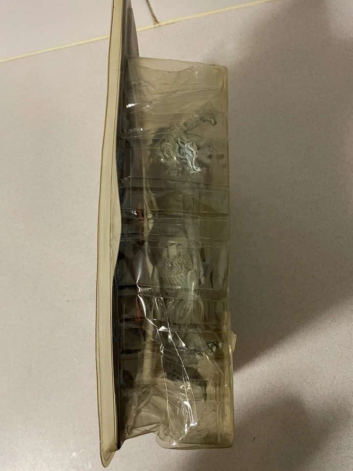 Marvel Legend Lot APOCALYPSE SERIES SASQUATCH DOUBLE VARIANT White Fur Black BAF - image 3 of 4