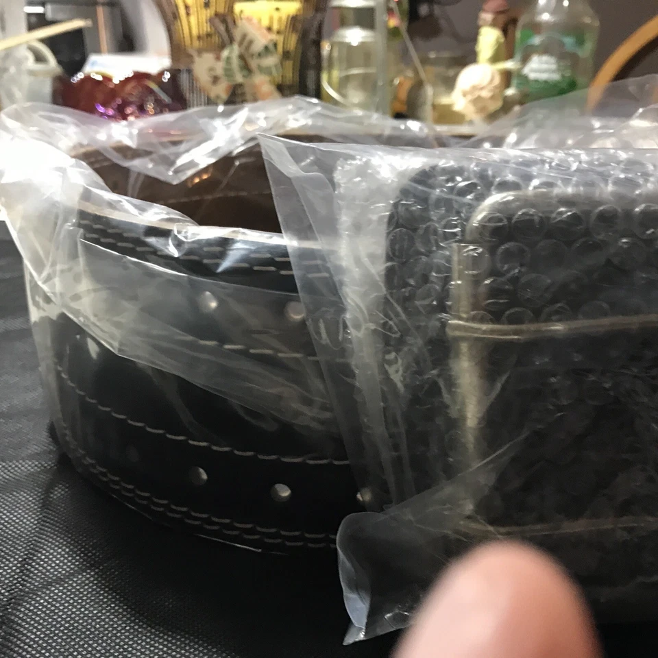 Cinturón de levantamiento de pesas de cuero genuino marca Sí 4 todos. Calidad Talla S-Med. Foto 3 de 4