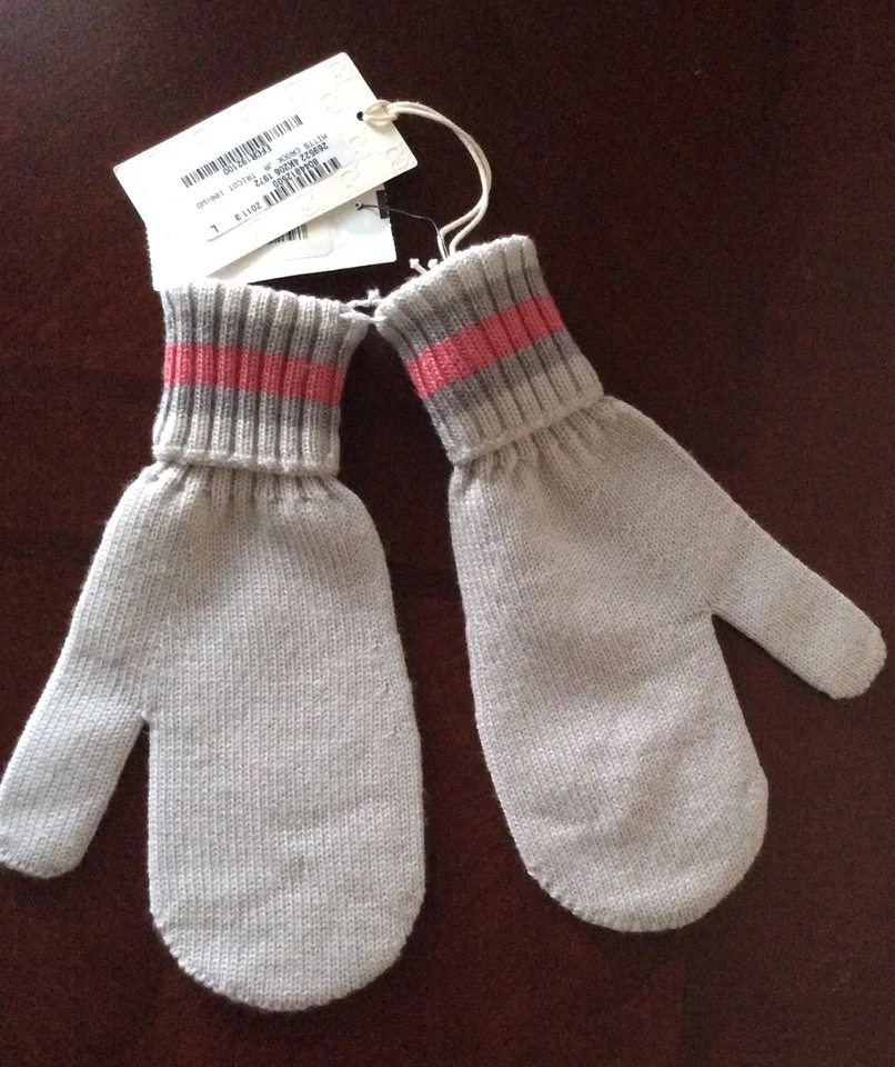 Nuevos guantes de lana Gucci con Web Italia Foto 3 de 4