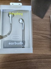 Heyday Wired Earbuds with Mic Remote White