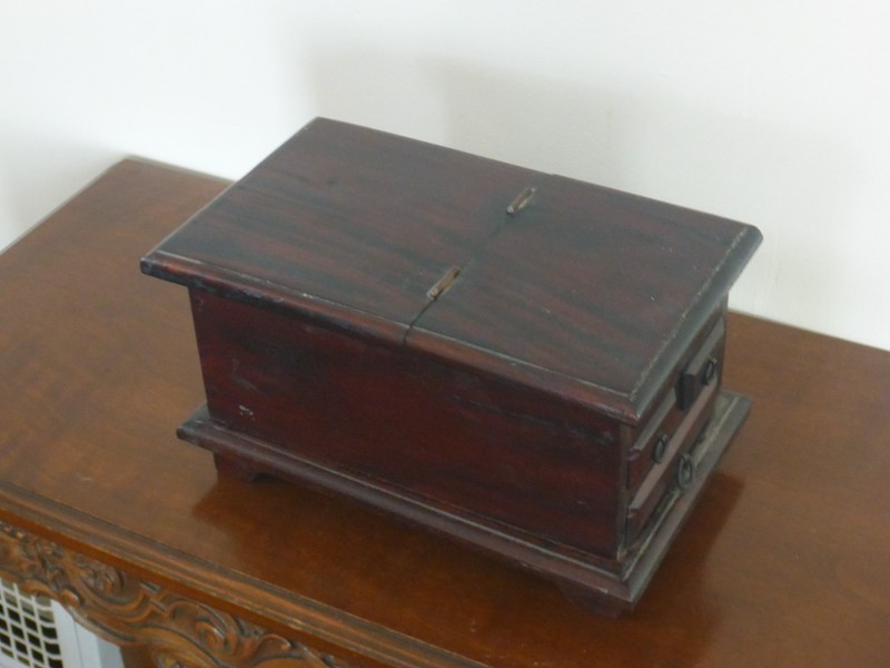 Antique Traveling Shaving Vanity Box With Folding Mirror