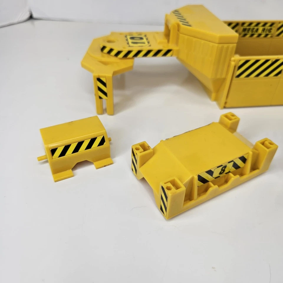 Vintage Mattel Hot Wheels 1996 Mega Rig Construction Site Trucks Playset Toy Lot - Image 3 of 4