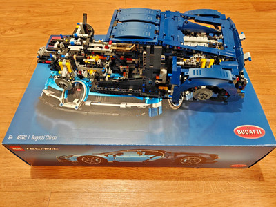 LEGO Technic Bugatti Chiron 42083 100% Complete Set 3599 Pieces Partially built