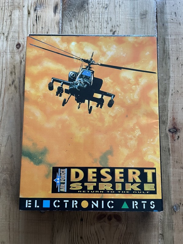 Commodore Amiga - Desert Strike Return to the Gulf big box game. Working