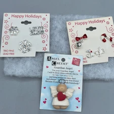NWT Russ Holiday  vintage pins on cards