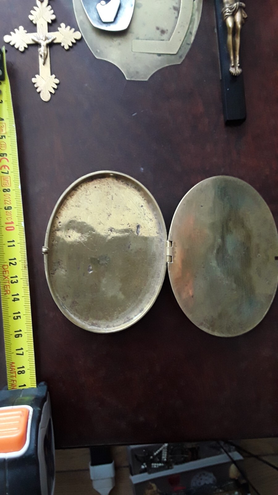 Reliquaire pendentif en argent avec trois reliques, Italie