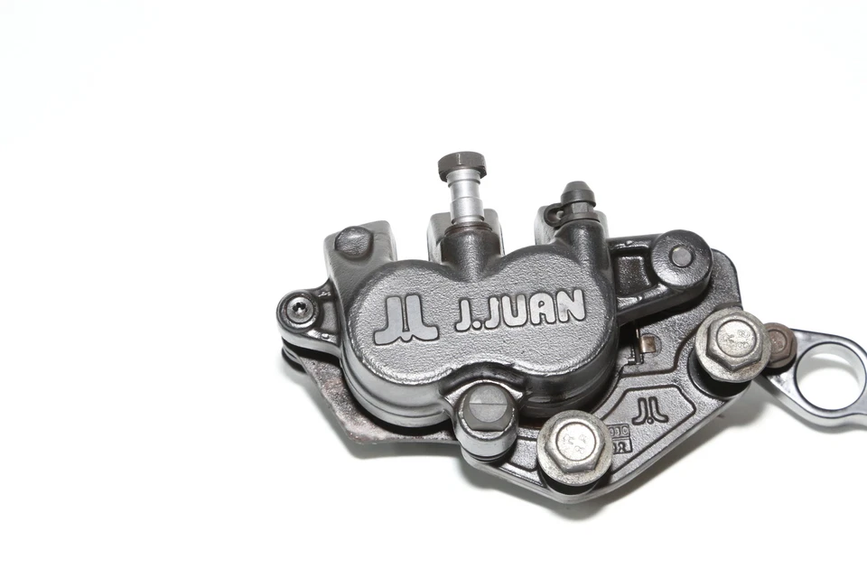 Juego de pinzas de freno delanteras 22-23 Cf-moto Cf650 Adventura par de pinzas OEM Foto 2 de 4