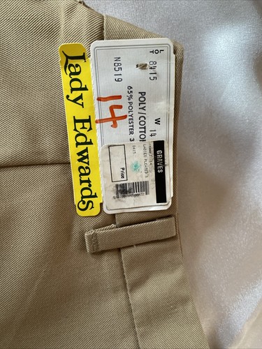 Lady Edwards pleated khaki shorts 8415, size 14, NWT 7" inseam, 2 pr - Picture 5 of 5