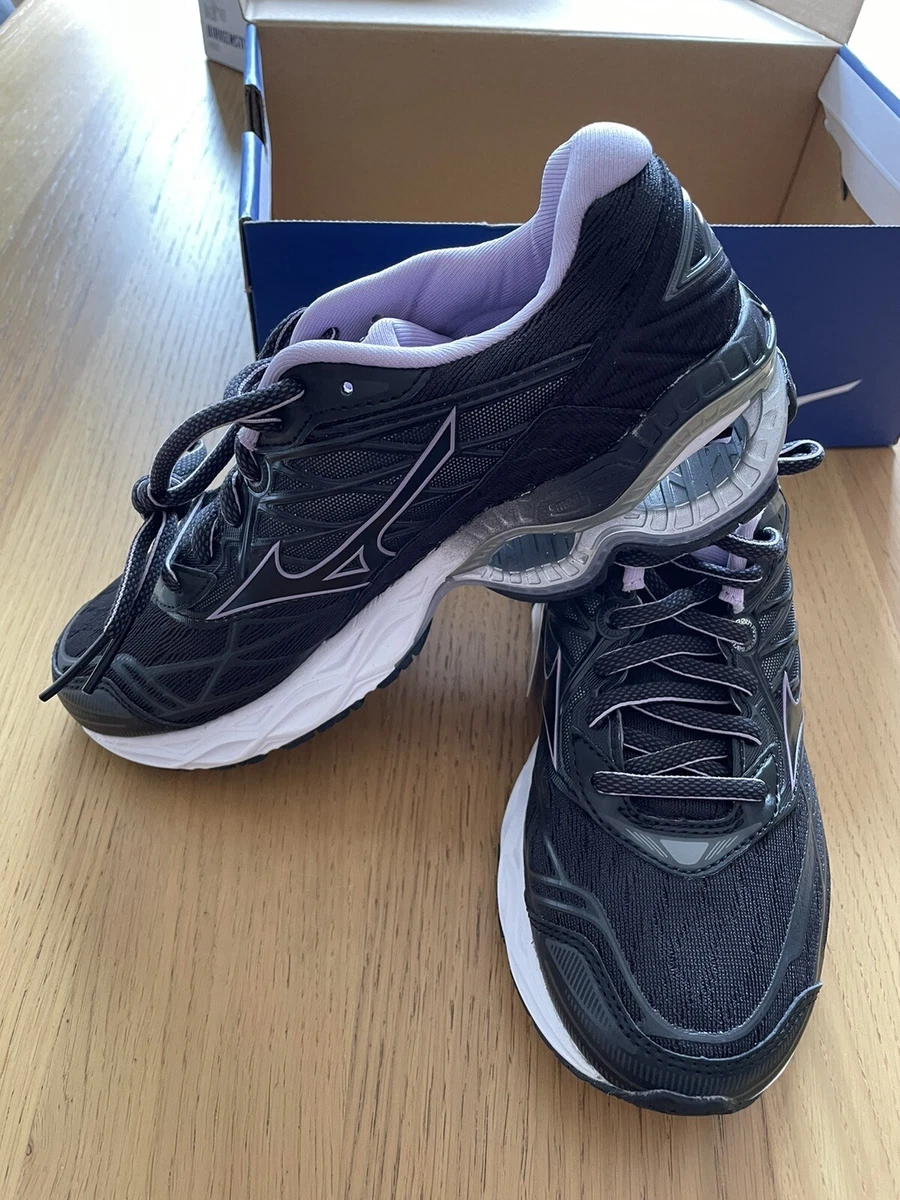 Mizuno wave creation running shoes 2025
