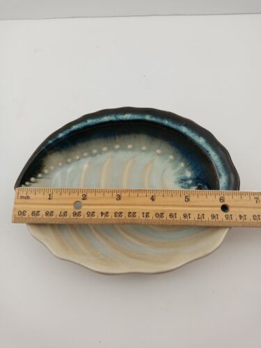 Art Pottery Ceramic Oyster Shell Shaped Trinket Dish Soap Dish Footed - Picture 4 of 5