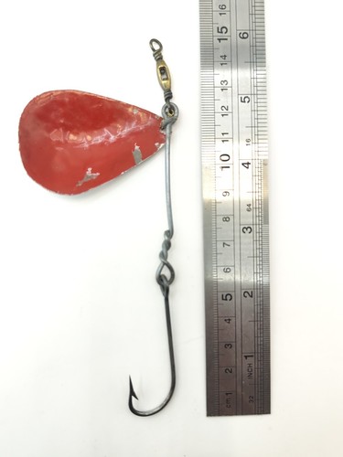 Vintage HOGBACK Lure Spoon 2" Game FISHING Trolling Barrel SWIVEL Size 6/0 HOOK - Picture 3 of 9