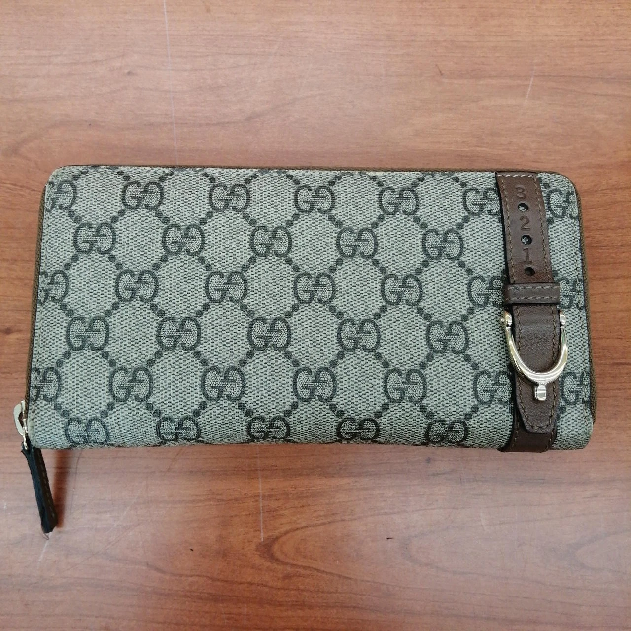 Gucci — GUCCI Women's Long Wallet Round Zipper