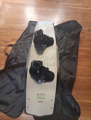 RONIX Ibex 144 Wakeboard Wake Board  Bindings Bag 