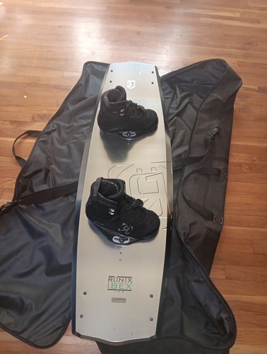 RONIX Ibex 144 Wakeboard Wake Board  Bindings Bag 
