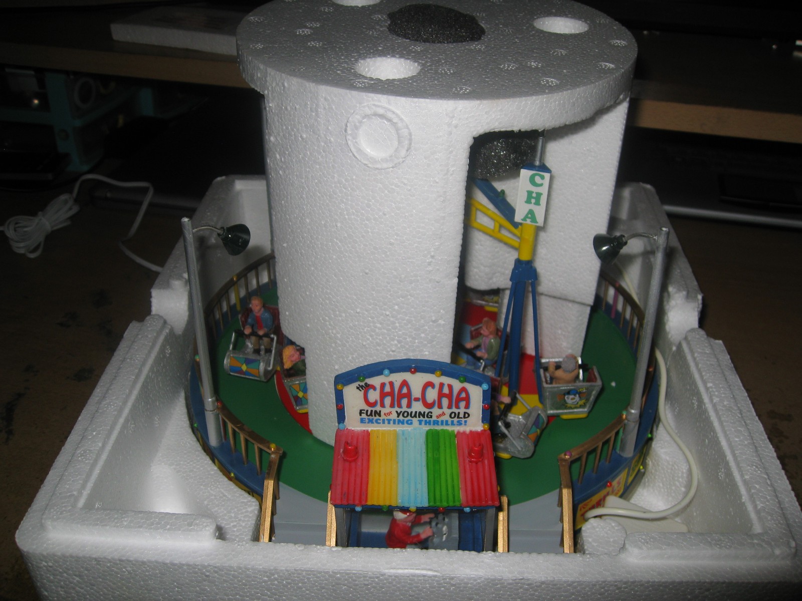 Lemax THE CHA CHA Retired 2007-2011 Carnival Ride Lights & Sound MIB See VIDEO