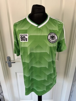 Schönes 90er Jahre West Germany 1990 Fußball Trikot grün Größe L neu mit Etikett