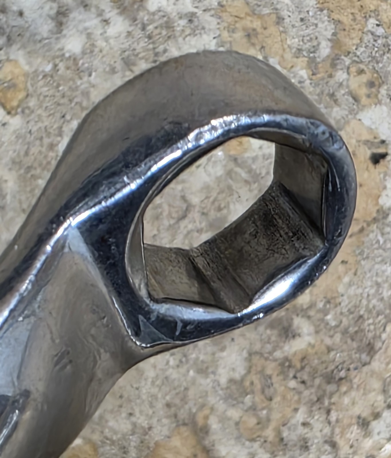 Snap-on SAE 1/2" - 9/16" Offset Box End Wrench 6pt XB1618SA