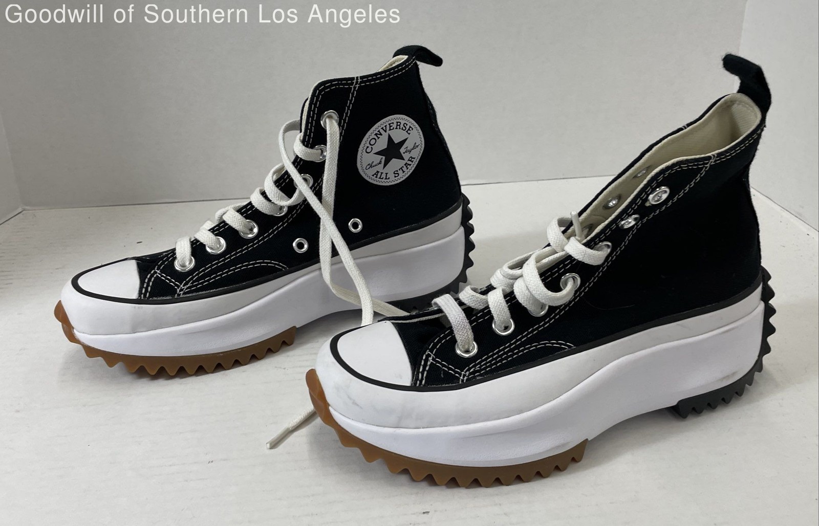 Converse Run Star Hike High Top Platform Sneakers Women's 6 Men's 4.5 Black Whit thumbnail 2